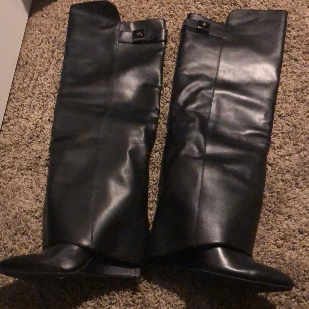 Black leather knee boots